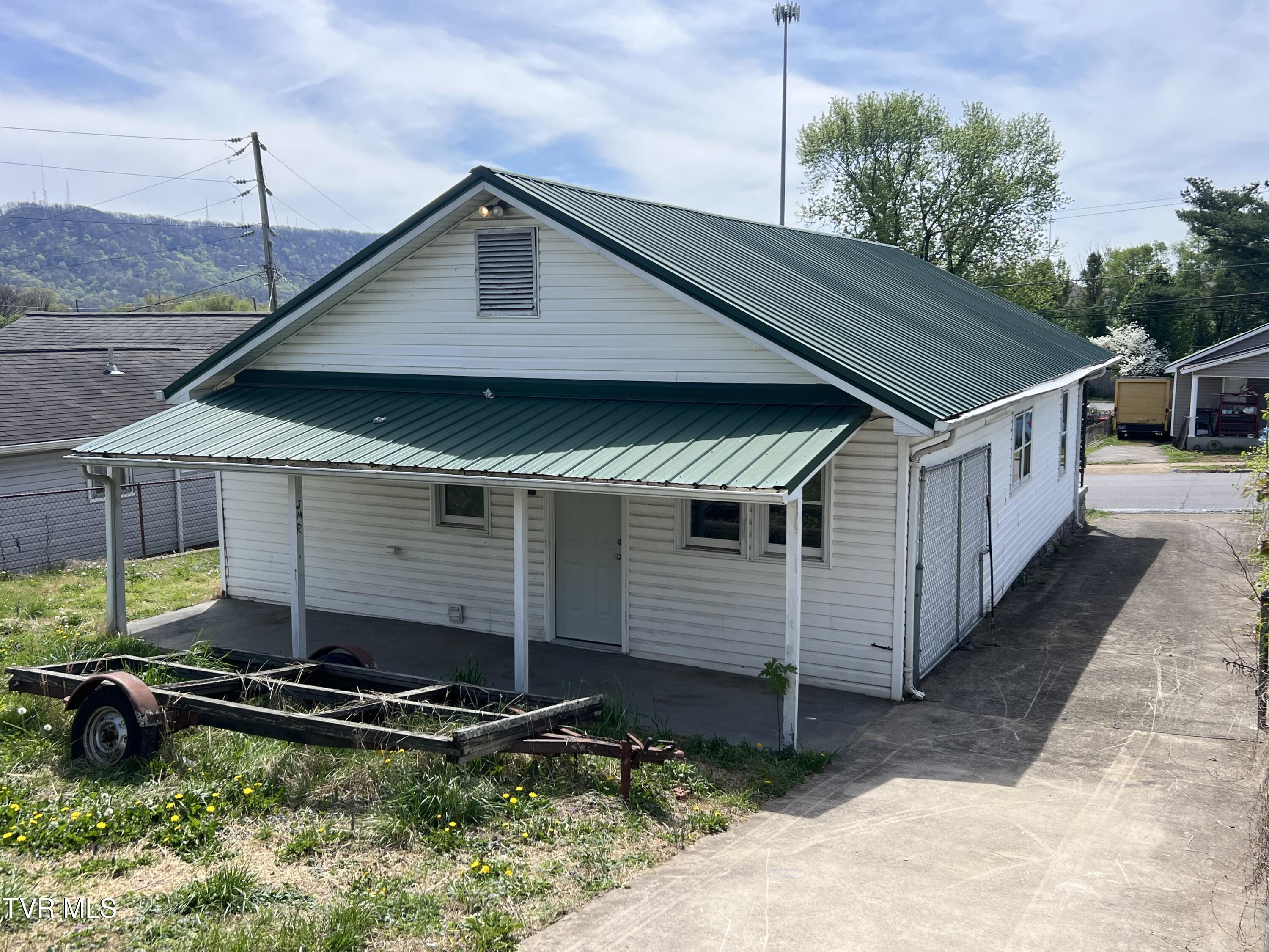 907 Riverside Avenue Kingsport, TN 37660 - Photo 3 of 35 Rear View