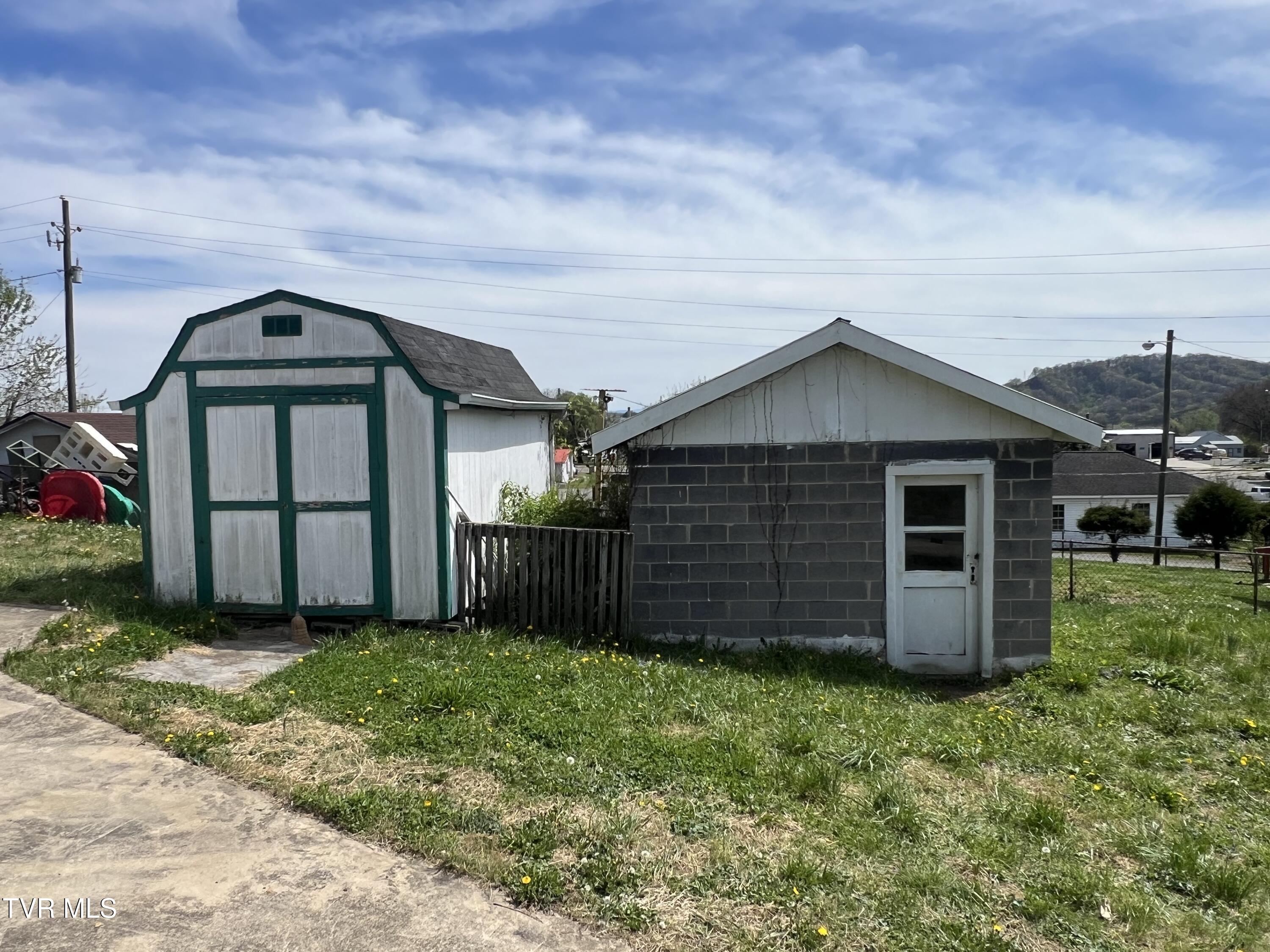 907 Riverside Avenue Kingsport, TN 37660 - Photo 8 of 35 Det. Storage Buildings