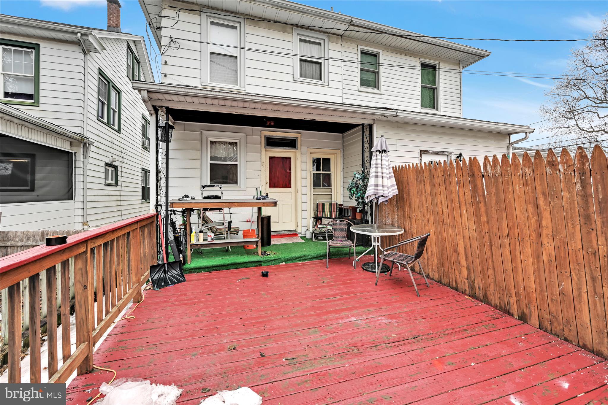 544 Spruce Street Steelton, PA 17113 - Photo 30 of 33 a porch with seating space