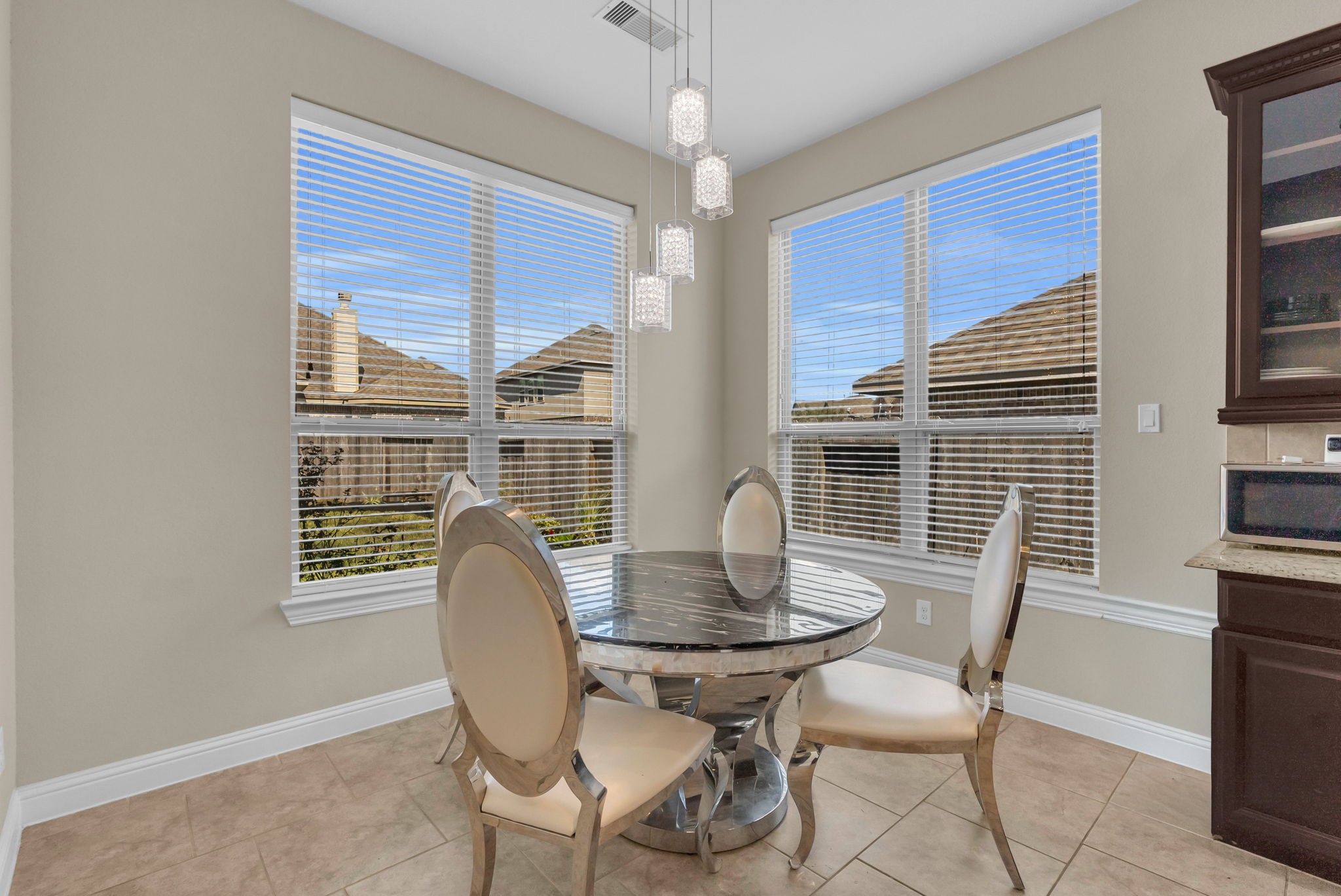 13319 Lake Chesdin Road Houston, TX 77044 - Photo 12 of 37 Gallery Image 12