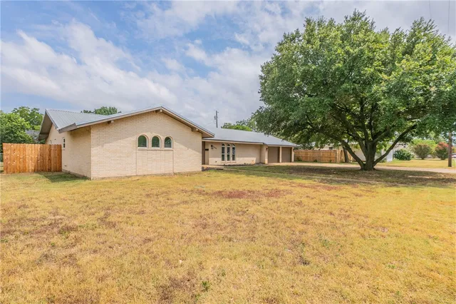 $450,000 | 706 Fillmore Street, McGregor, TX 76657