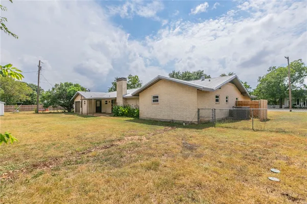 $450,000 | 706 Fillmore Street, McGregor, TX 76657