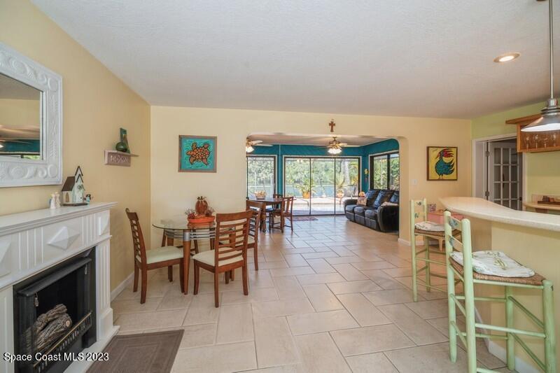 1091 Bali Road Cocoa Beach, FL 32931 - Photo 12 of 40 Dining/nook