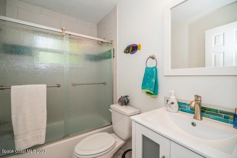 1091 Bali Road Cocoa Beach, FL 32931 - Photo 23 of 40 Guest bath