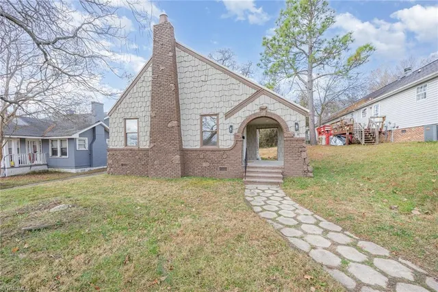 $250,000 | 8 School Street, Thomasville, NC 27360