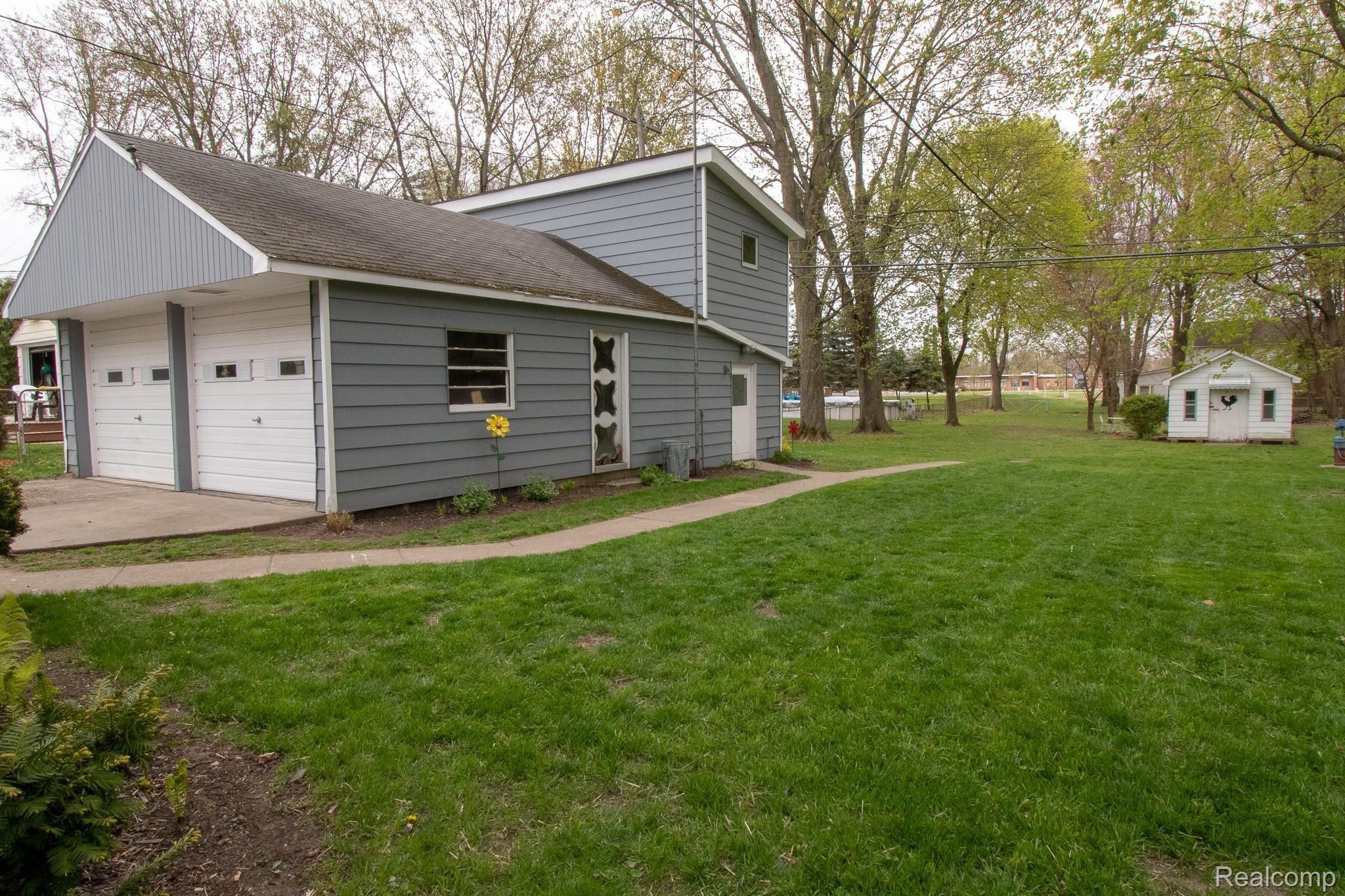 274 Red Oak Lane Rochester, MI 48307 - Photo 23 of 24 red oak 19.jpg