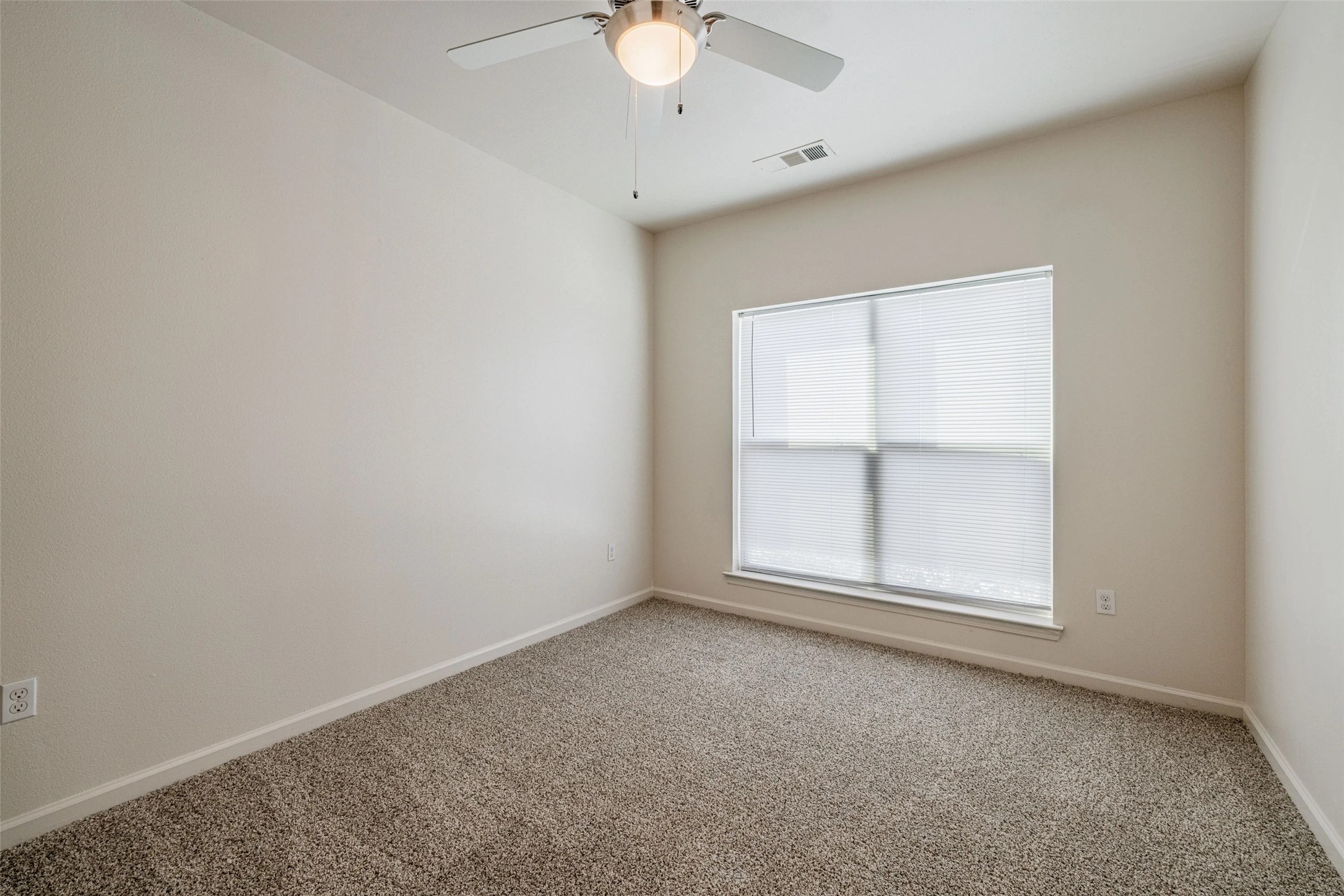 5605 Springdale Road, Unit 444411 Austin, TX 78723 - Photo 19 of 27 Up to 8 weeks free rent and waiving the standard deposit with approved credit and landlord verification.