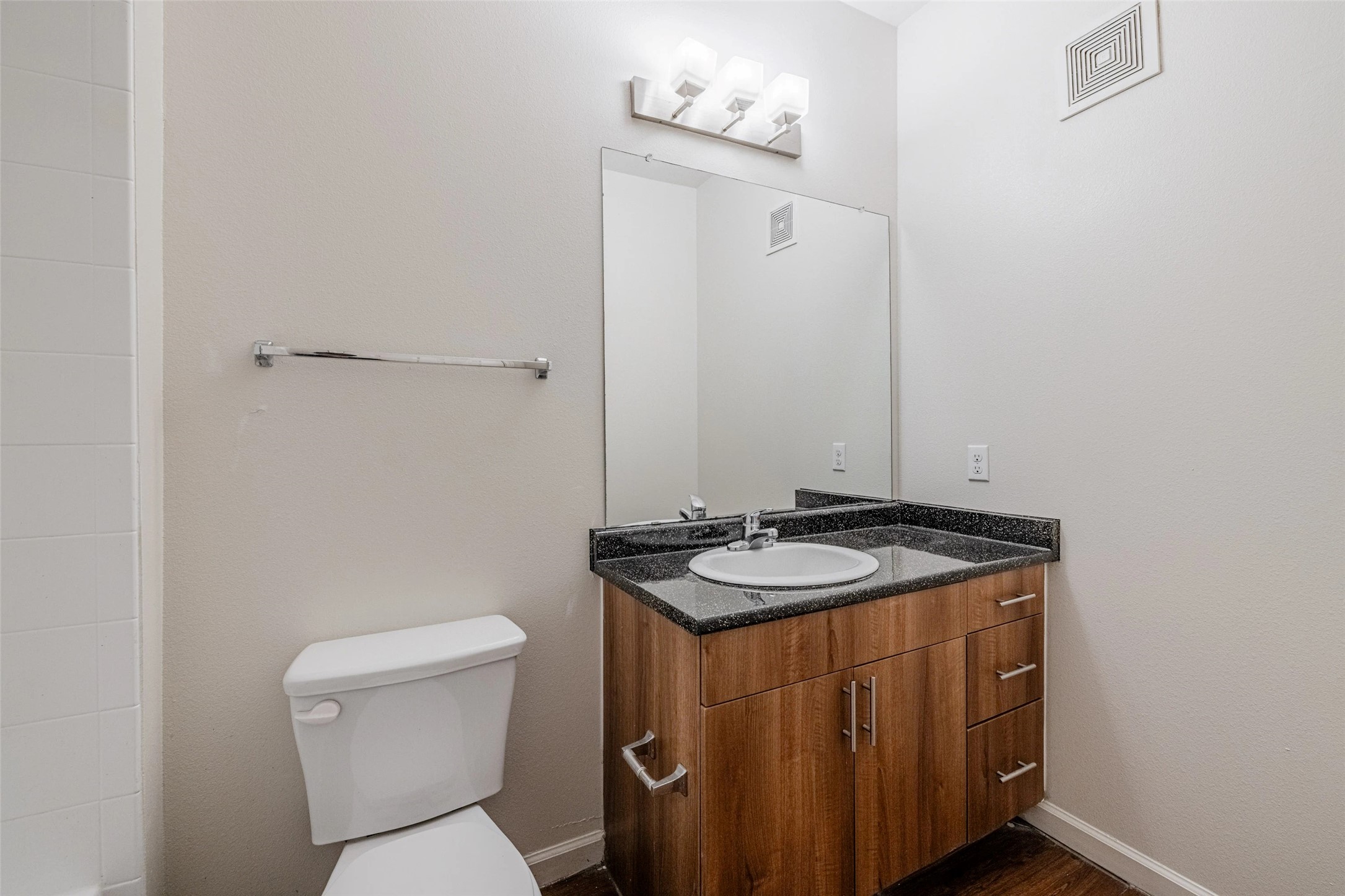 5605 Springdale Road, Unit 444411 Austin, TX 78723 - Photo 8 of 27 Up to 8 weeks free rent and waiving the standard deposit with approved credit and landlord verification.