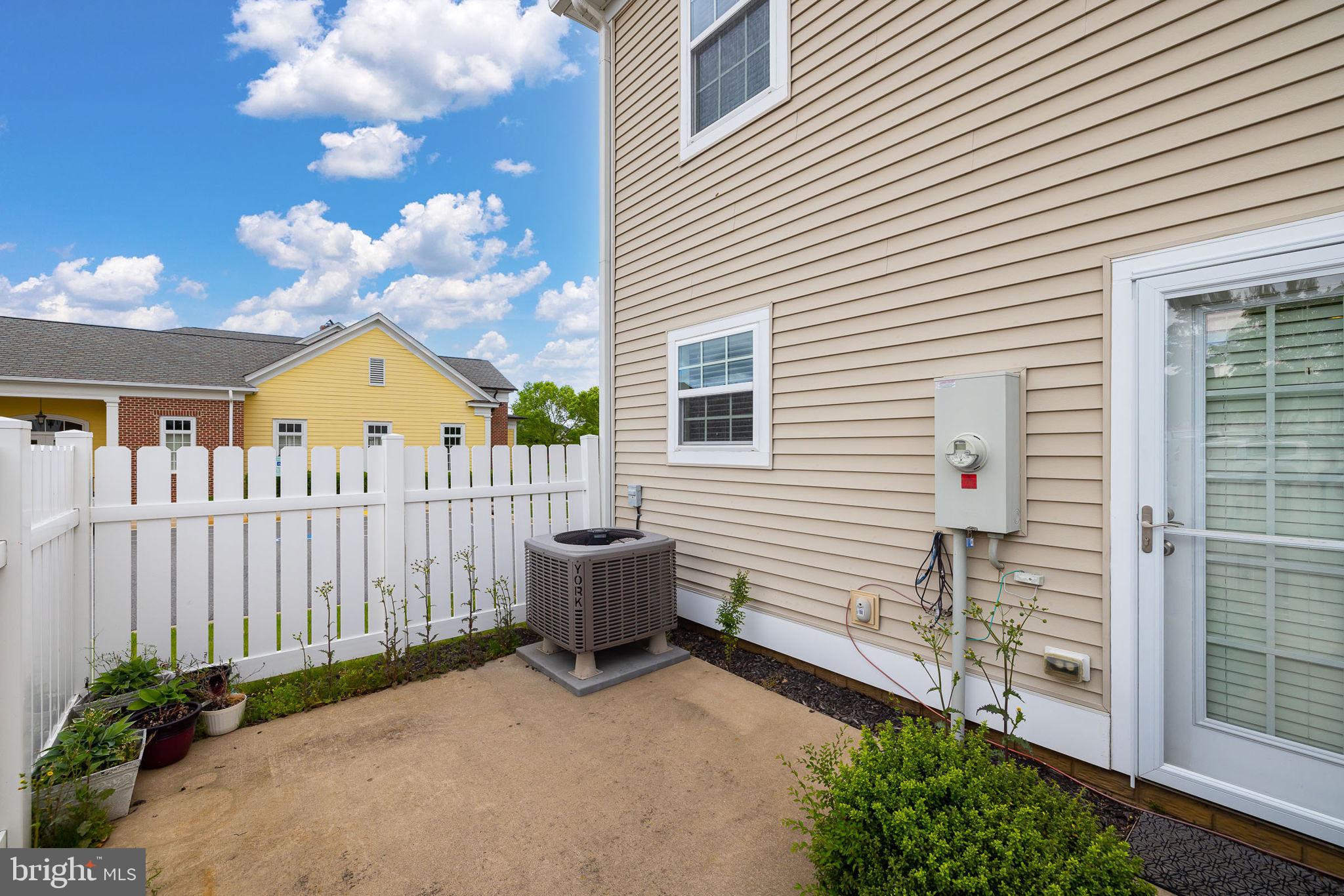 17318 Library Boulevard Ruther Glen, VA 22546 - Photo 5 of 36 Gallery Image 5