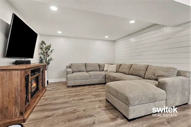 $275,000 | 220 Stadium Drive, Middleville, MI 49333