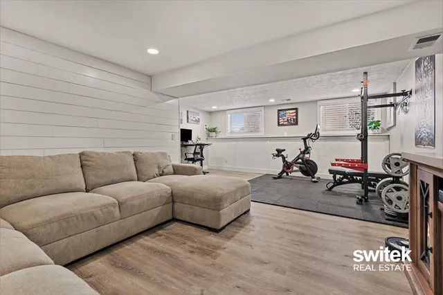 $275,000 | 220 Stadium Drive, Middleville, MI 49333