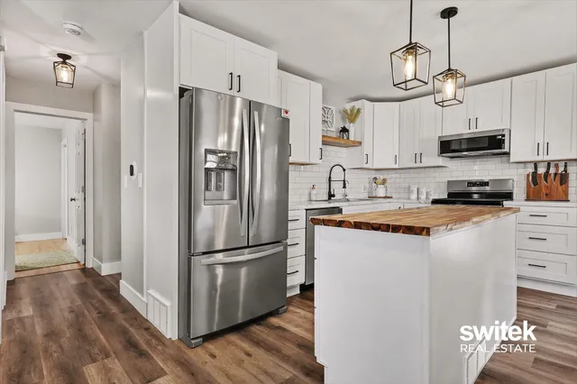 $275,000 | 220 Stadium Drive, Middleville, MI 49333