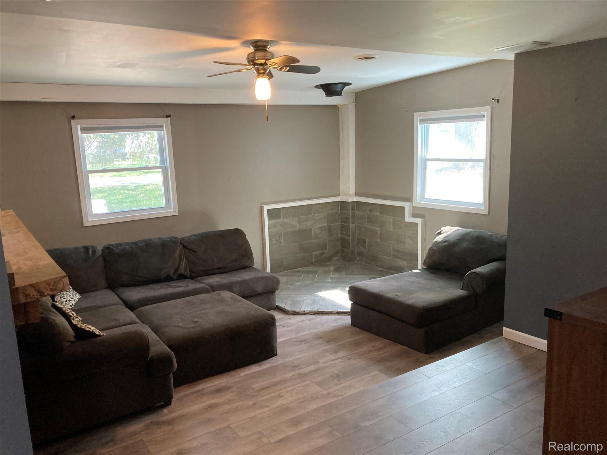 9354 Lehring Road Durand, MI 48429 - Photo 5 of 13 IMG_5969.jpg