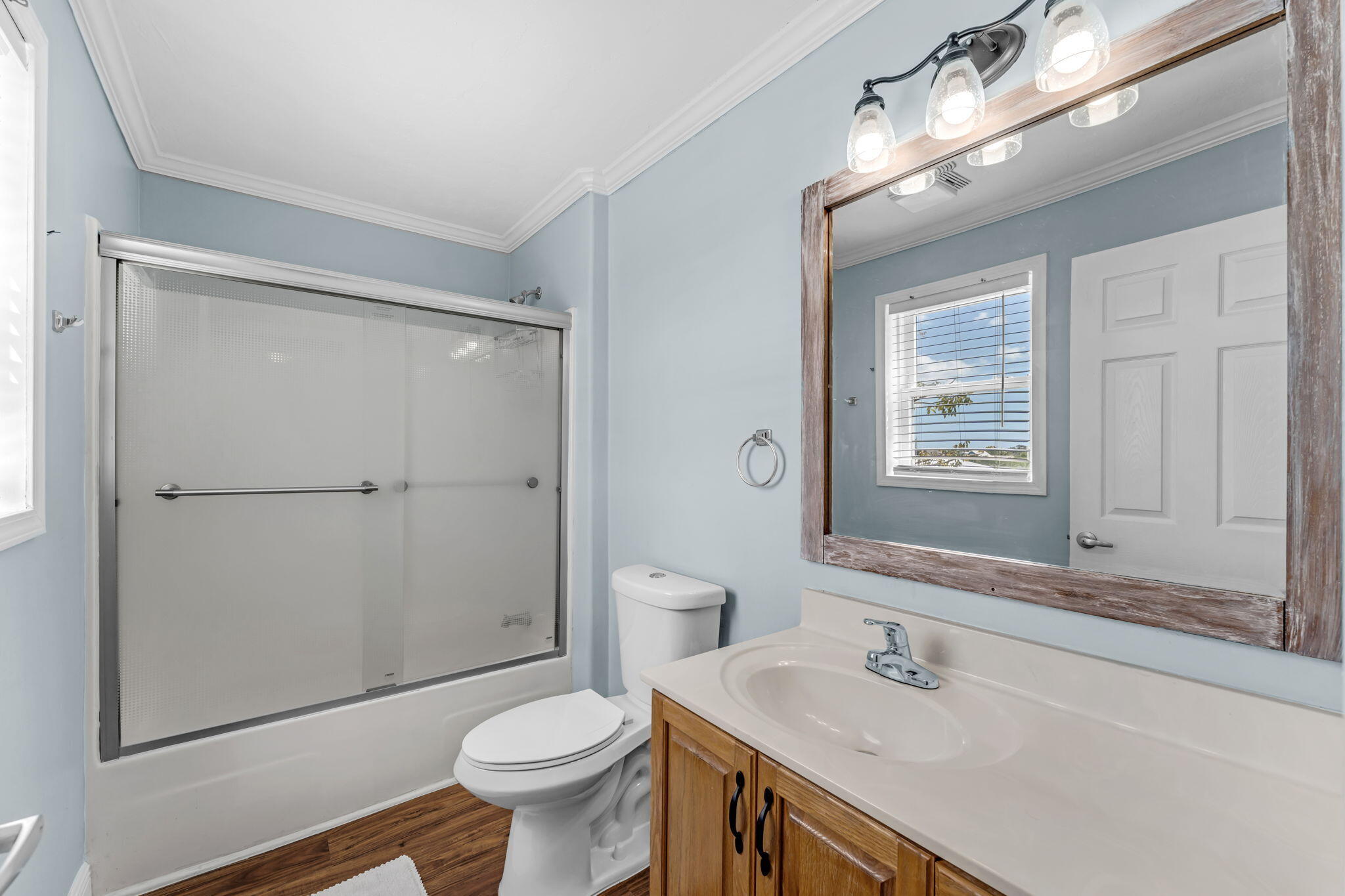 20 Pelican Road Key Largo, FL 33037 - Photo 20 of 54 Guest Bath 3rd floor