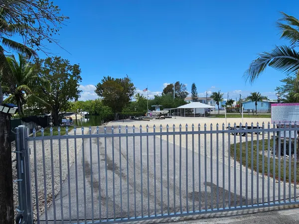 $1,350,000 | 20 Pelican Road, Key Largo, FL 33037