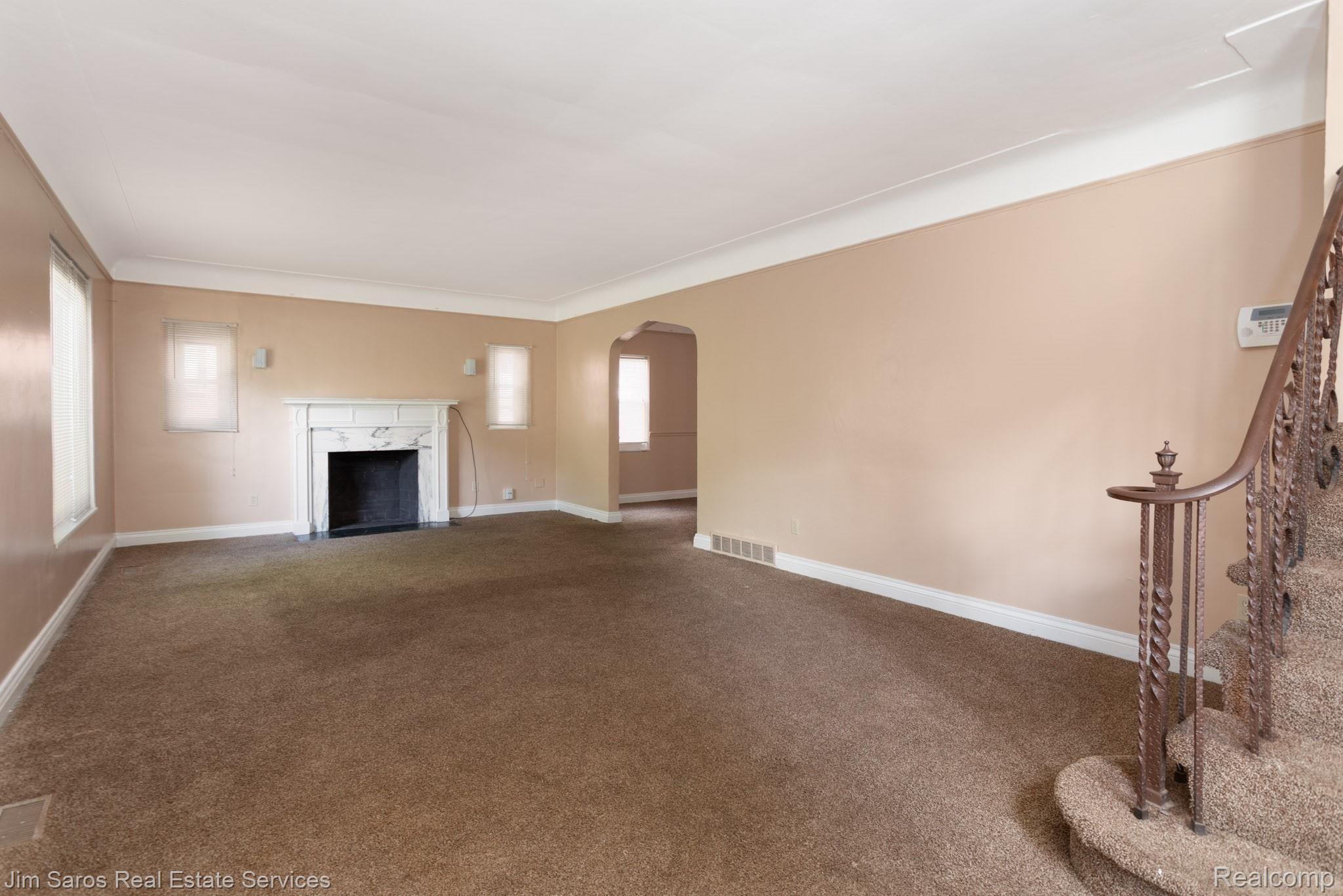 5092 Yorkshire Road Detroit, MI 48224 - Photo 2 of 5 Living Room.jpg