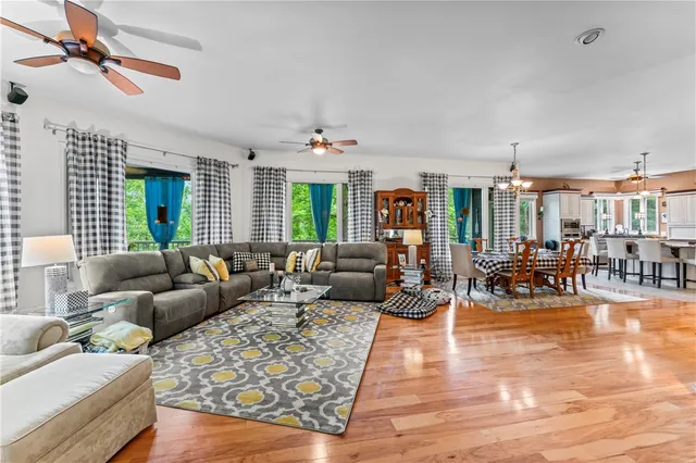 $950,000 | 320 Holly Lane, Walhalla, SC 29691