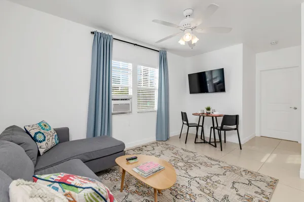 $1,850 | 2350 Parker Avenue, West Palm Beach, FL 33401