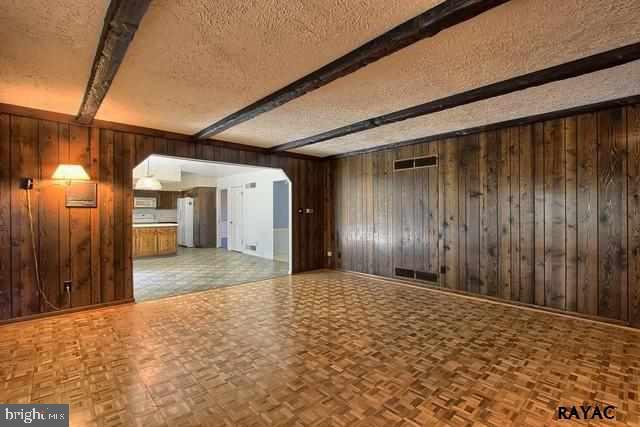 3490 Harrowgate Road York, PA 17402 - Photo 10 of 26 Gallery Image 10