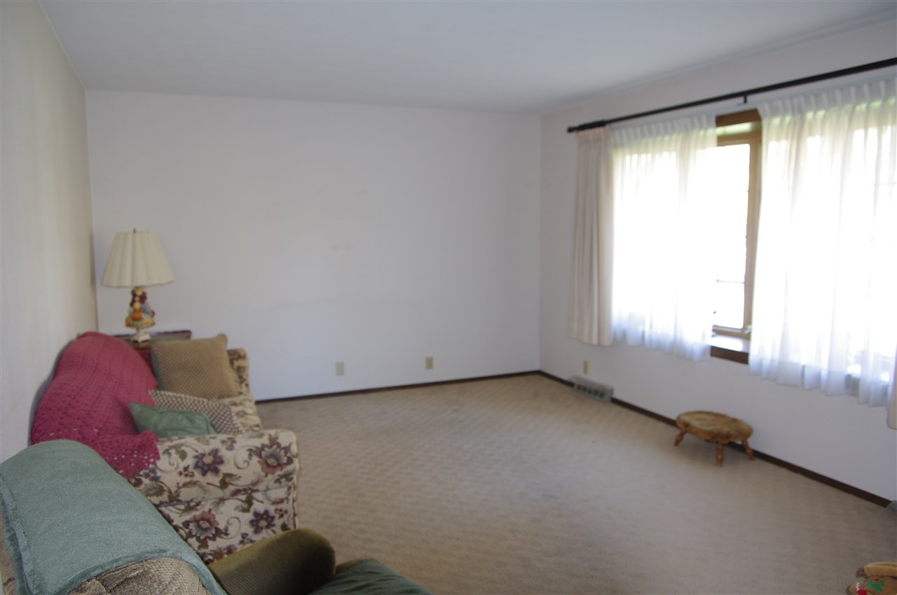 11213 Phyllis Road Rockford, IL 61108 - Photo 4 of 12 Gallery Image 4