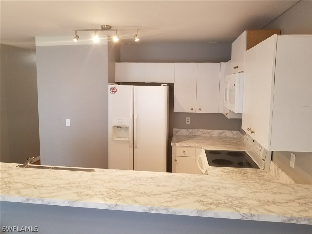 5353 Leeds Road Fort Myers, FL 33907 - Photo 5 of 21 Gallery Image 5