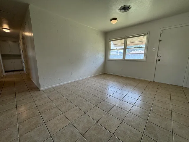 $1,200 | 1303 46th Street, Lubbock, TX 79412