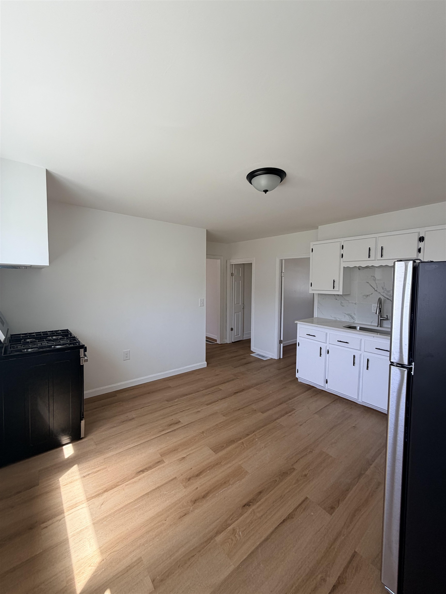 2 Tetreau Street Nashua, NH 03060 - Photo 3 of 9