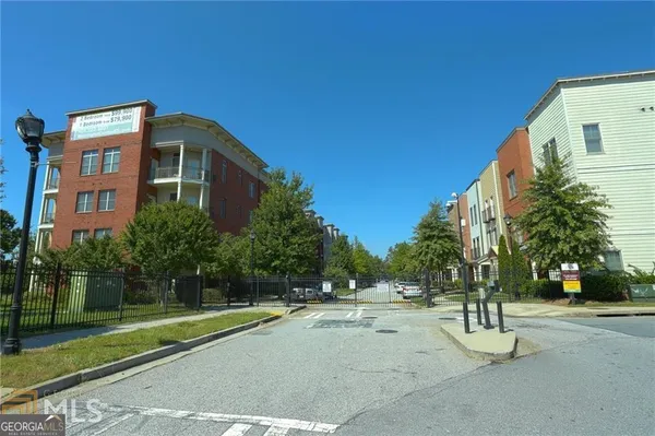$165,000 | 870 Mayson Turner Road Northwest, Unit 1306, Atlanta, GA 30314