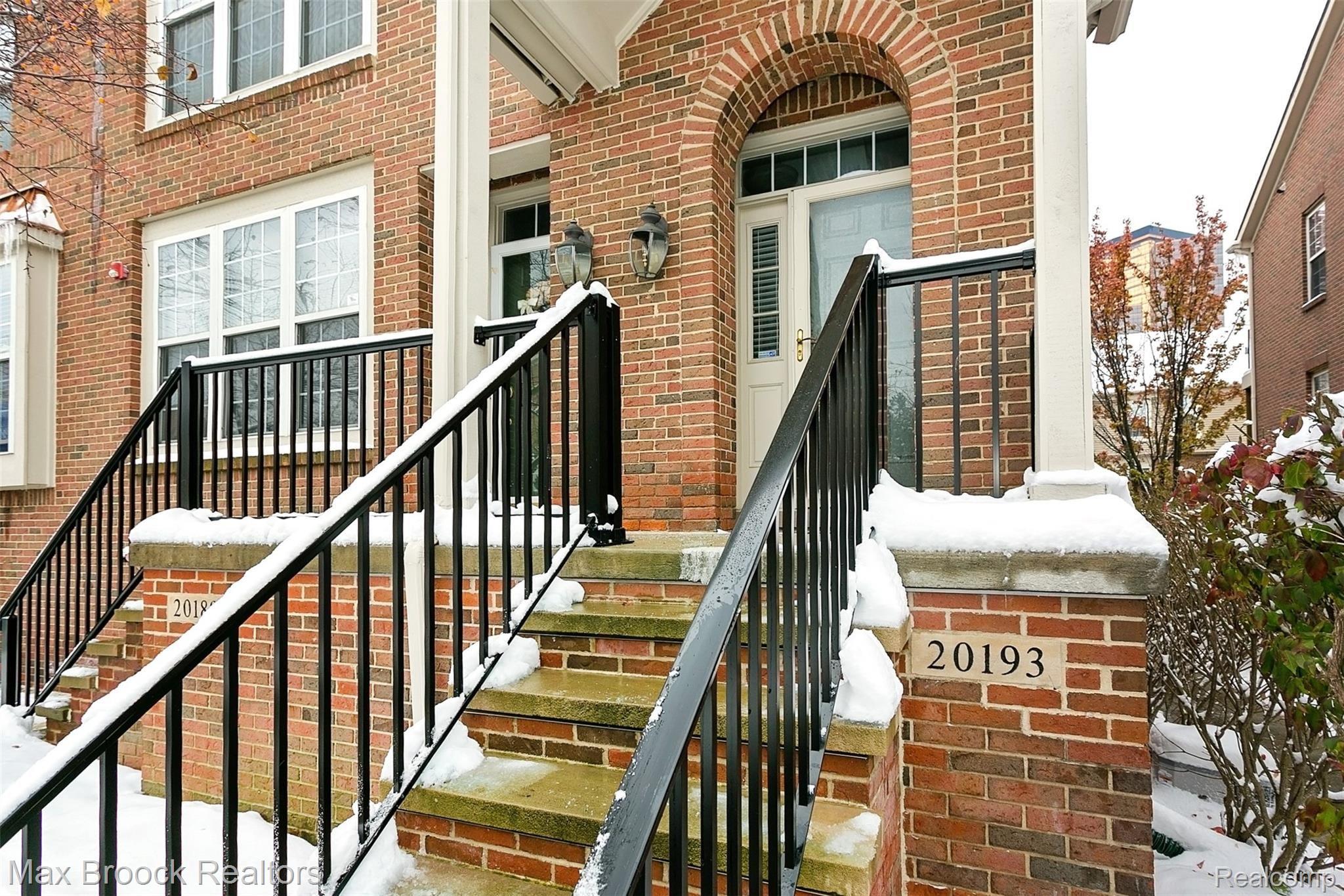 20193 Rodeo Court Southfield, MI 48075 - Photo 2 of 27 Rodeo-2.jpg