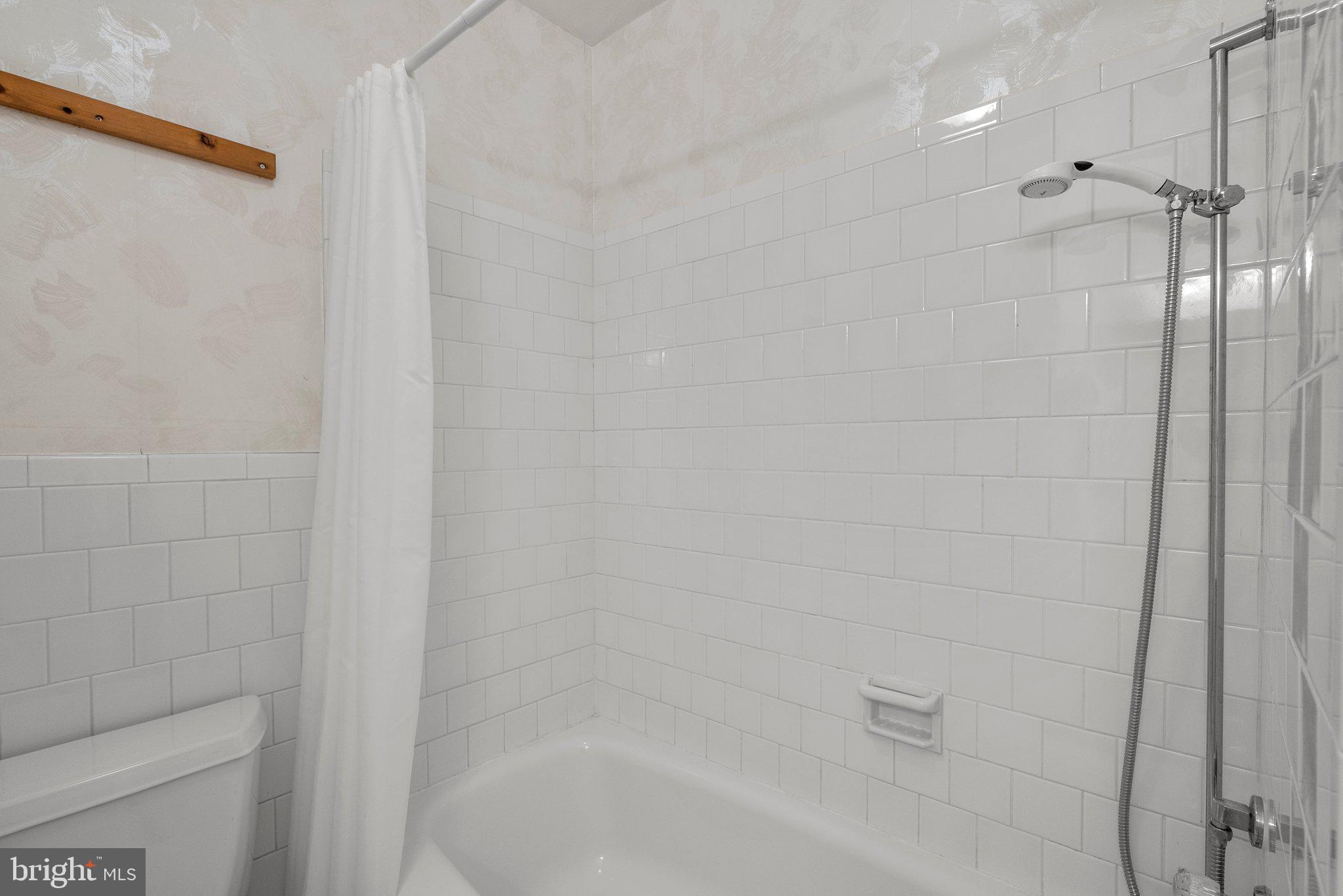 14704 Harold Road Silver Spring, MD 20905 - Photo 26 of 43 Full Bathroom in Hallway