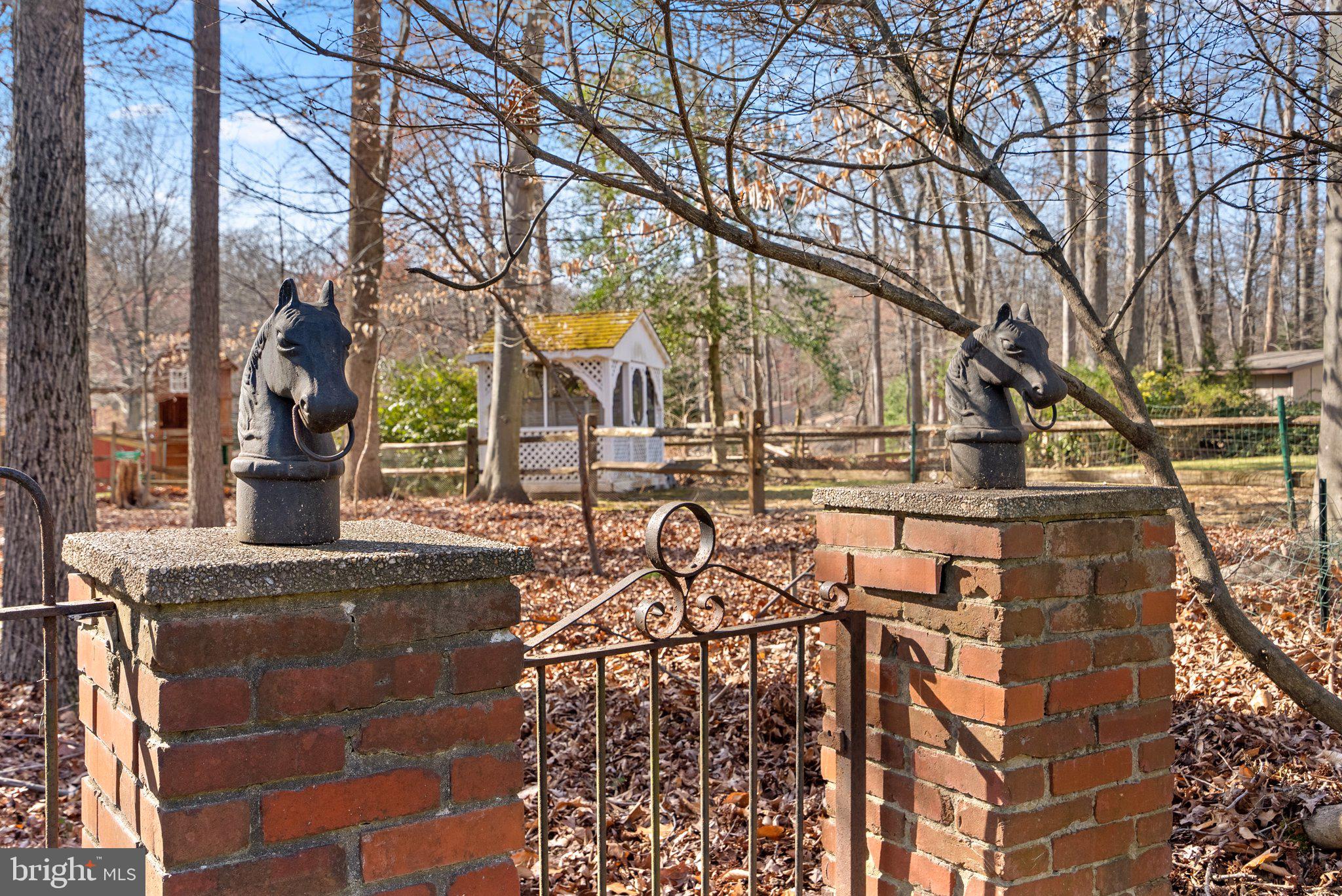 14704 Harold Road Silver Spring, MD 20905 - Photo 37 of 43 Charming Fence