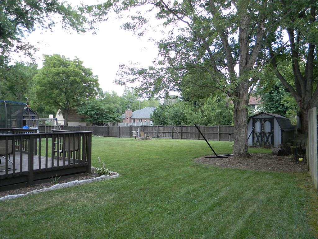 557 Covered Bridge Road Greenwood, IN 46142 - Photo 3 of 16 Gallery Image 3