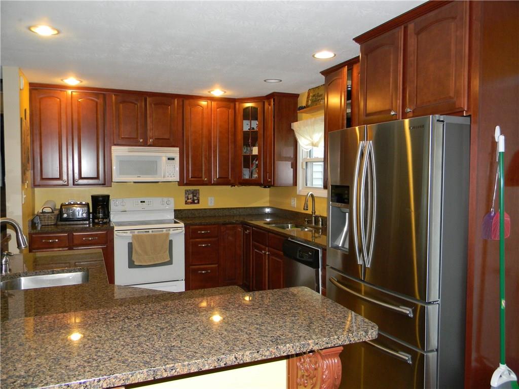557 Covered Bridge Road Greenwood, IN 46142 - Photo 10 of 16 Gallery Image 10