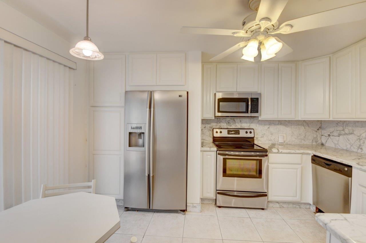 7906 Granada Place, Unit 1203 Boca Raton, FL 33433 - Photo 13 of 38 Kitchen