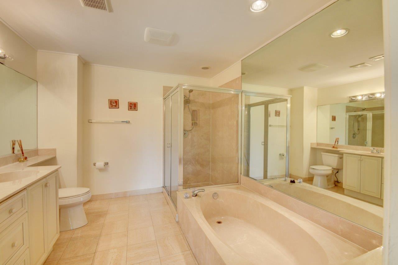 7906 Granada Place, Unit 1203 Boca Raton, FL 33433 - Photo 18 of 38 Master Bathroom