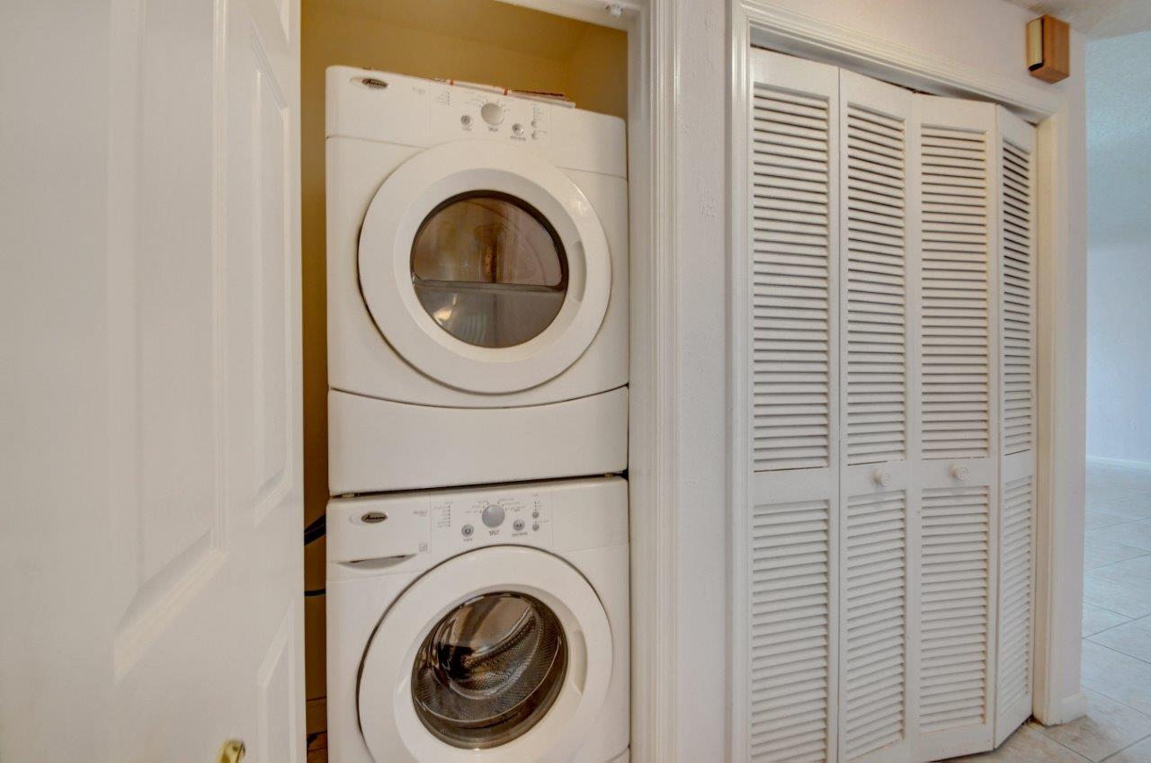 7906 Granada Place, Unit 1203 Boca Raton, FL 33433 - Photo 27 of 38 Laundry