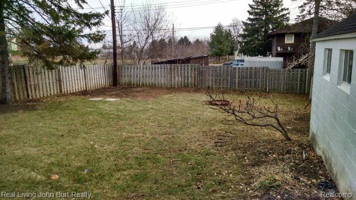 3859 North Mill Road Dryden, MI 48428 - Photo 3 of 11 Gallery Image 3