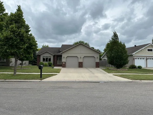$420,000 | 607 13th Avenue North, Moorhead, MN 56560