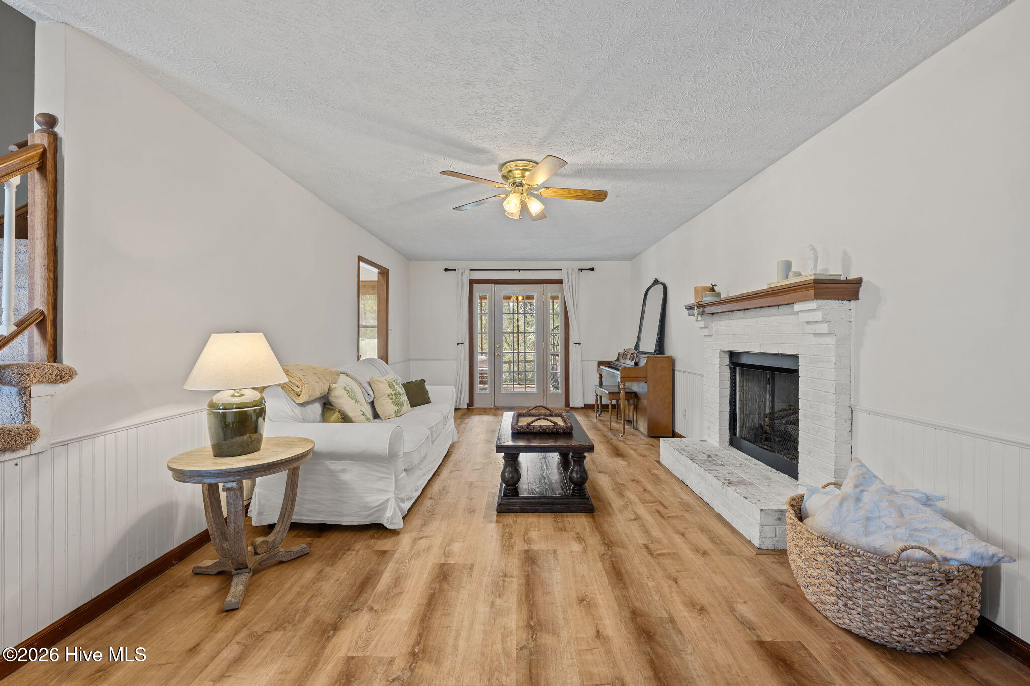 820 Fields Road New Bern, NC 28560 - Photo 5 of 43 Living Room