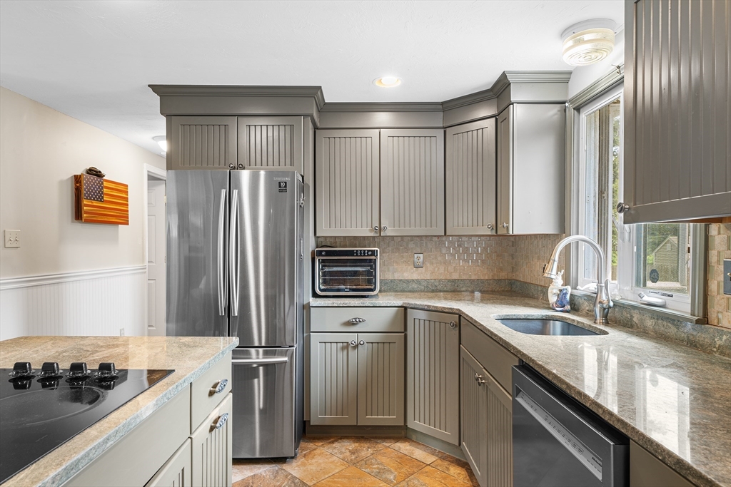 5 Fox Run Road Bourne, MA 02562 - Photo 3 of 27