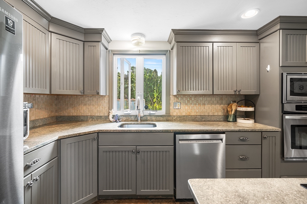 5 Fox Run Road Bourne, MA 02562 - Photo 5 of 27