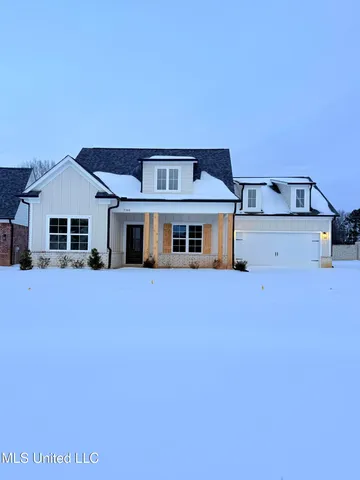 $299,999 | 7160 Hickory Grv Road, Walls, MS 38680