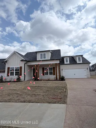 $299,999 | 7160 Hickory Grv Road, Walls, MS 38680