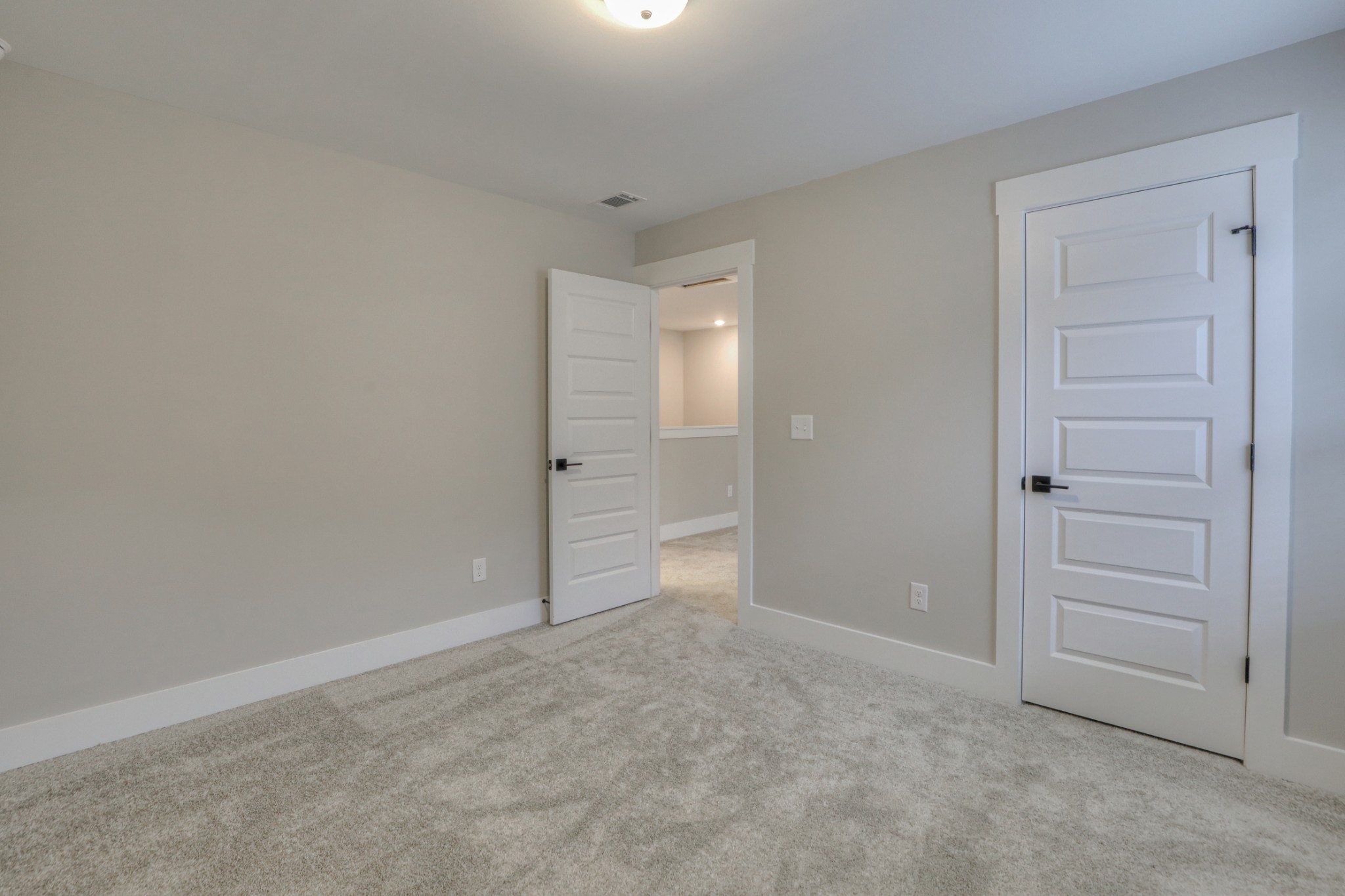 724 Castle Road Mount Juliet, TN 37122 - Photo 44 of 52 an empty room with closet area