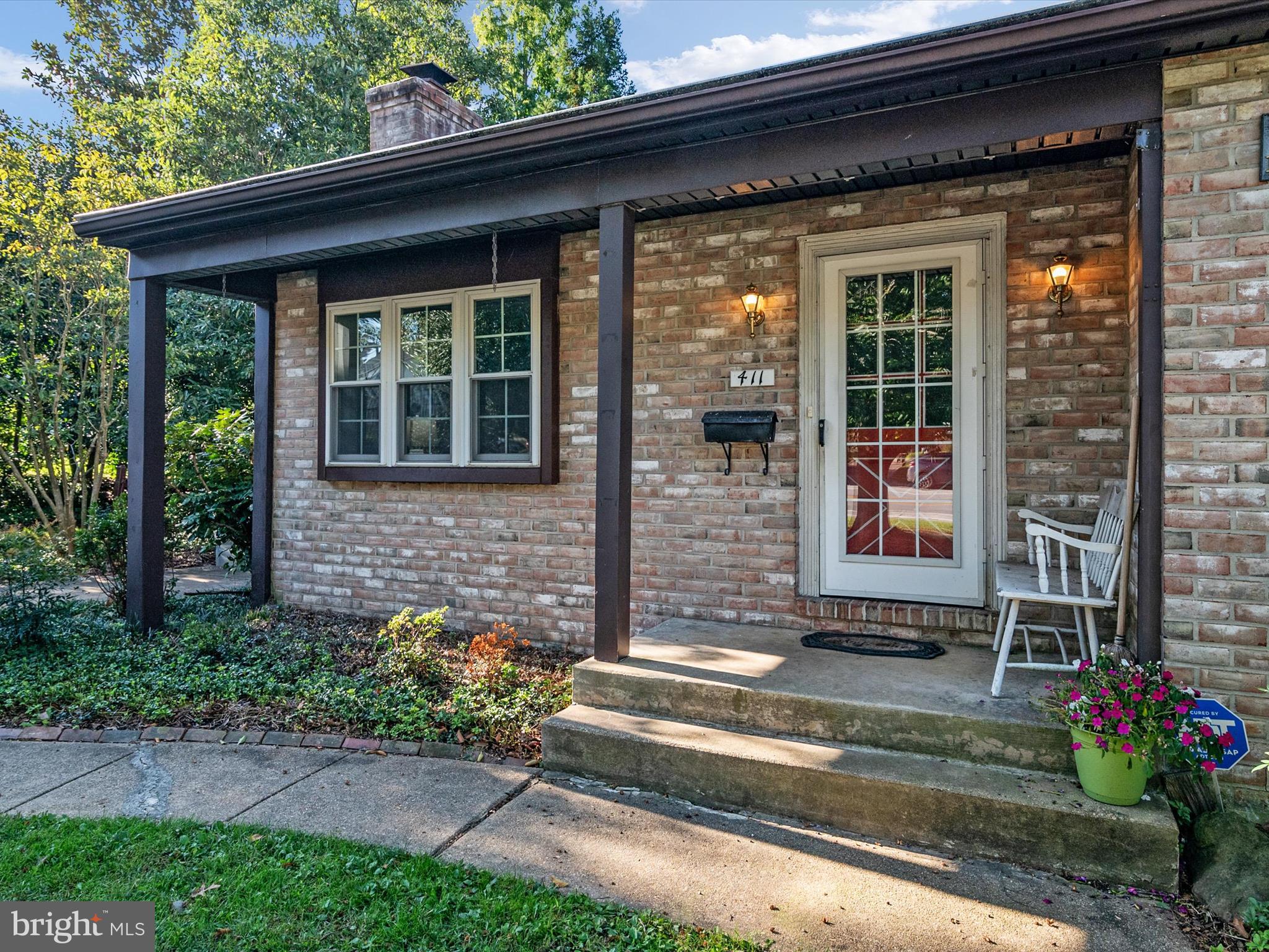 411 Crosby Road Catonsville, MD 21228 - Photo 3 of 33