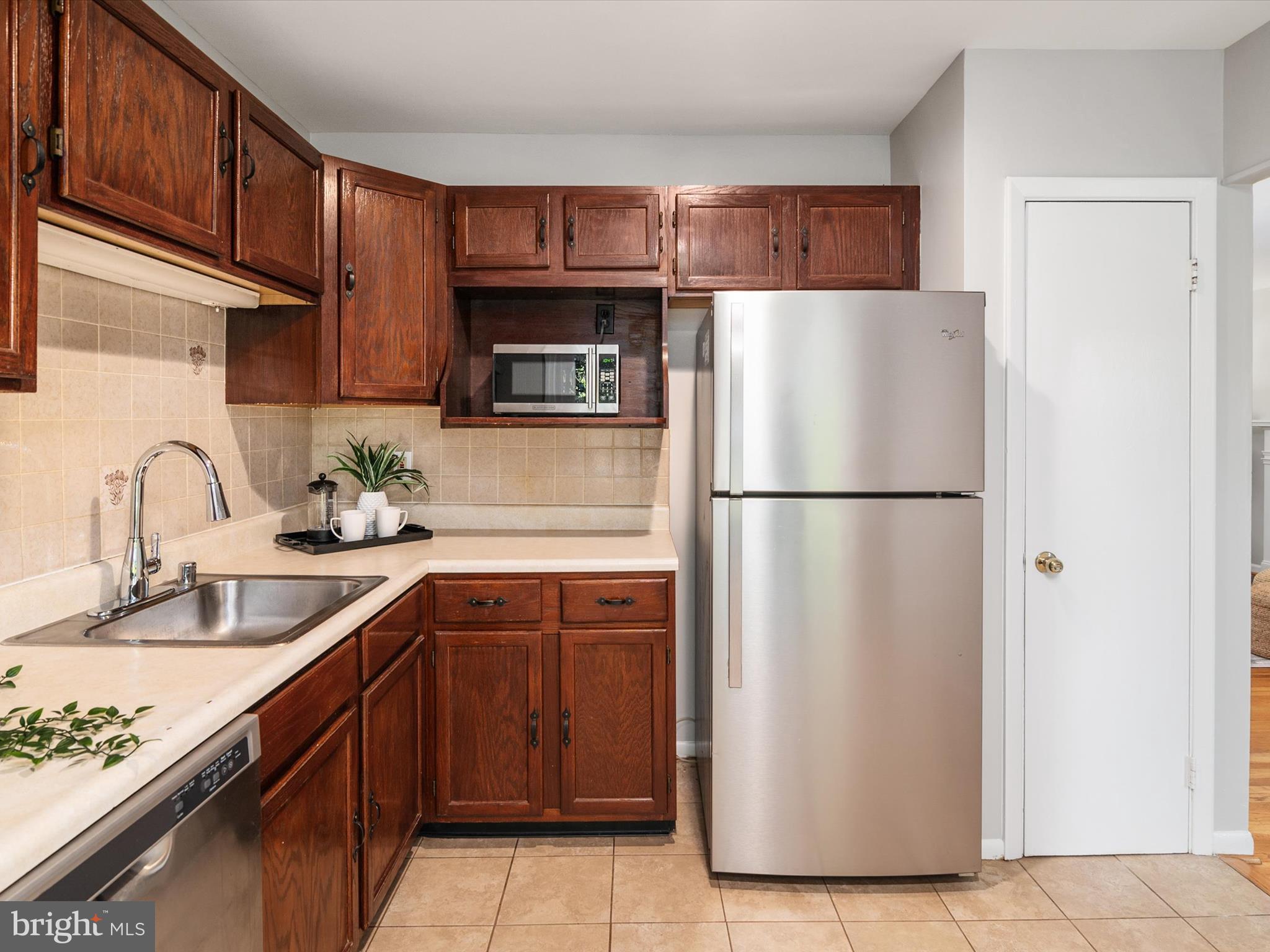 411 Crosby Road Catonsville, MD 21228 - Photo 10 of 33