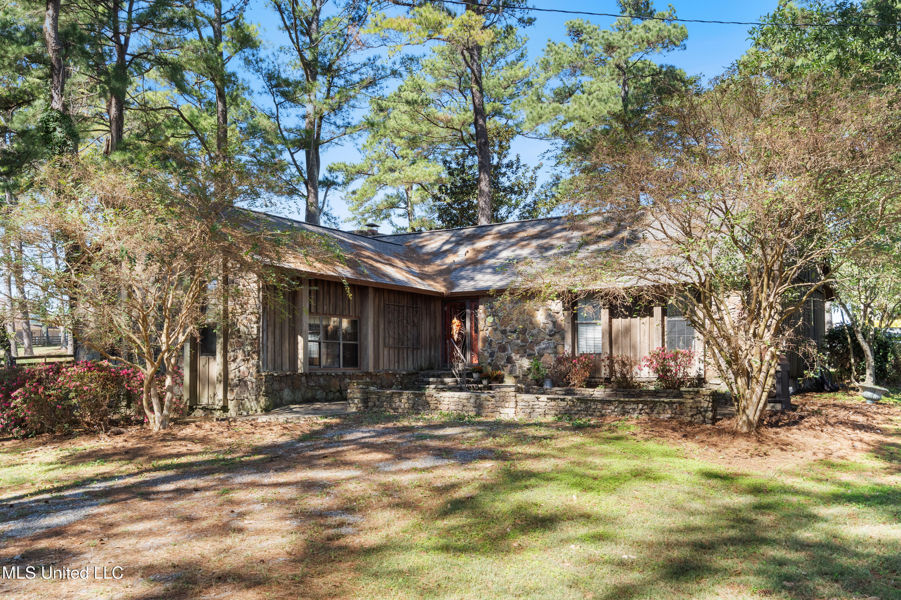 3297 Country Club Road Senatobia, MS 38668 - Photo 1 of 39 4__dsc3888