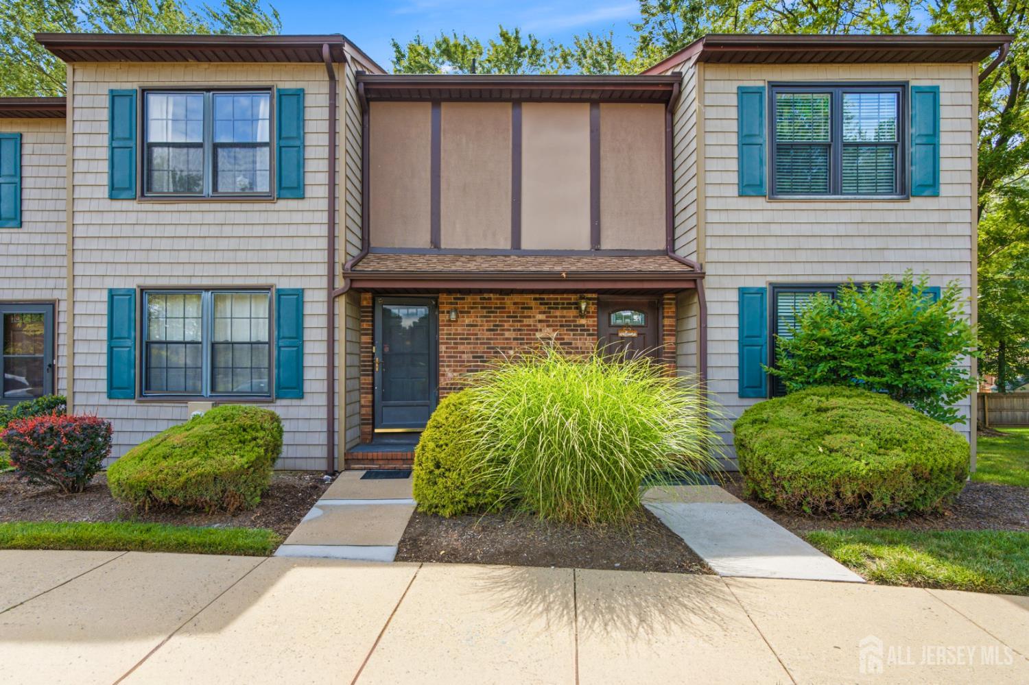 51 Pheasant Run Edison, NJ 08820 - Photo 1 of 25 Gallery Image 1
