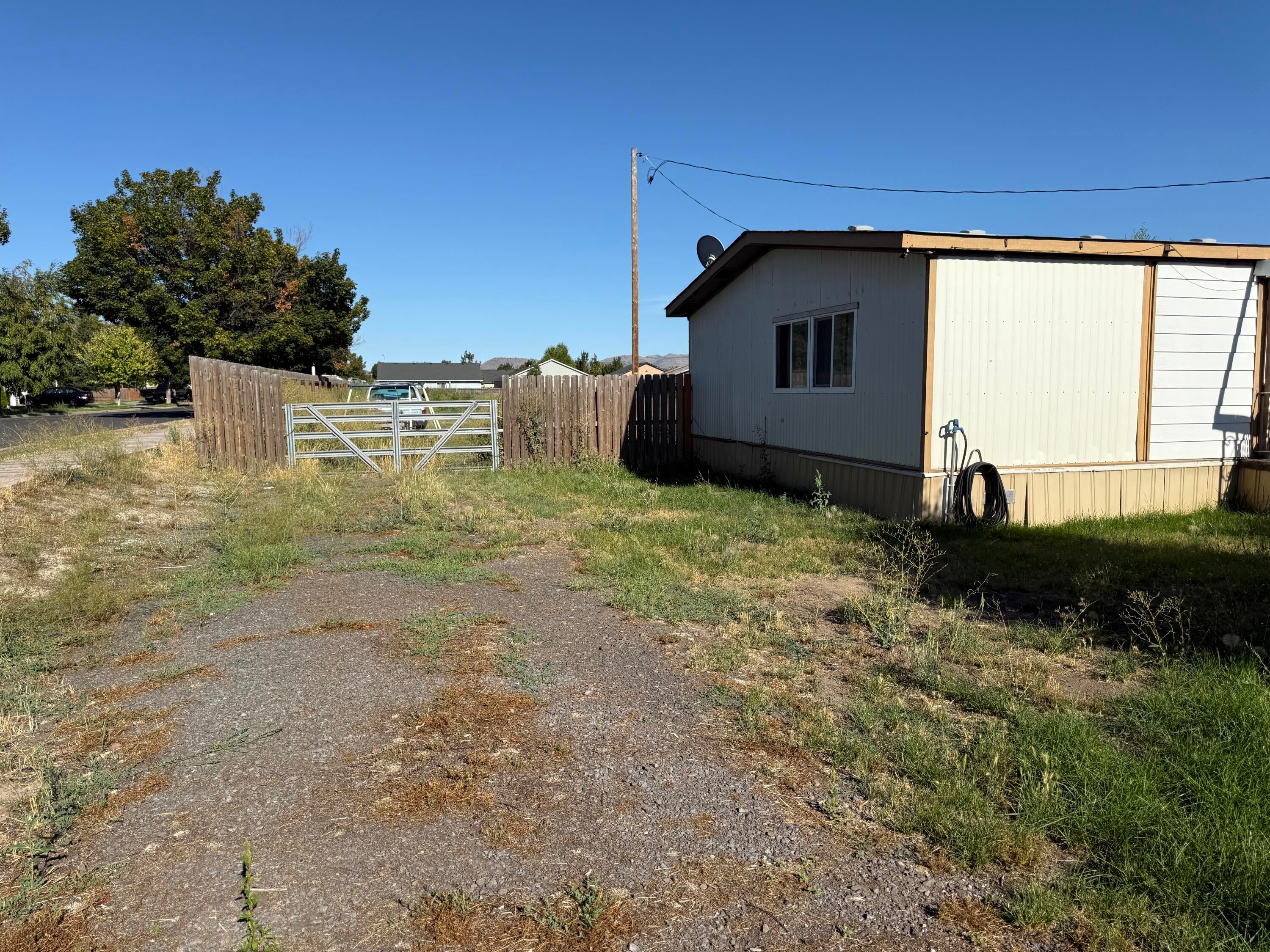 5641 Homedale Road Klamath Falls, OR 97603 - Photo 3 of 5 IMG_0039