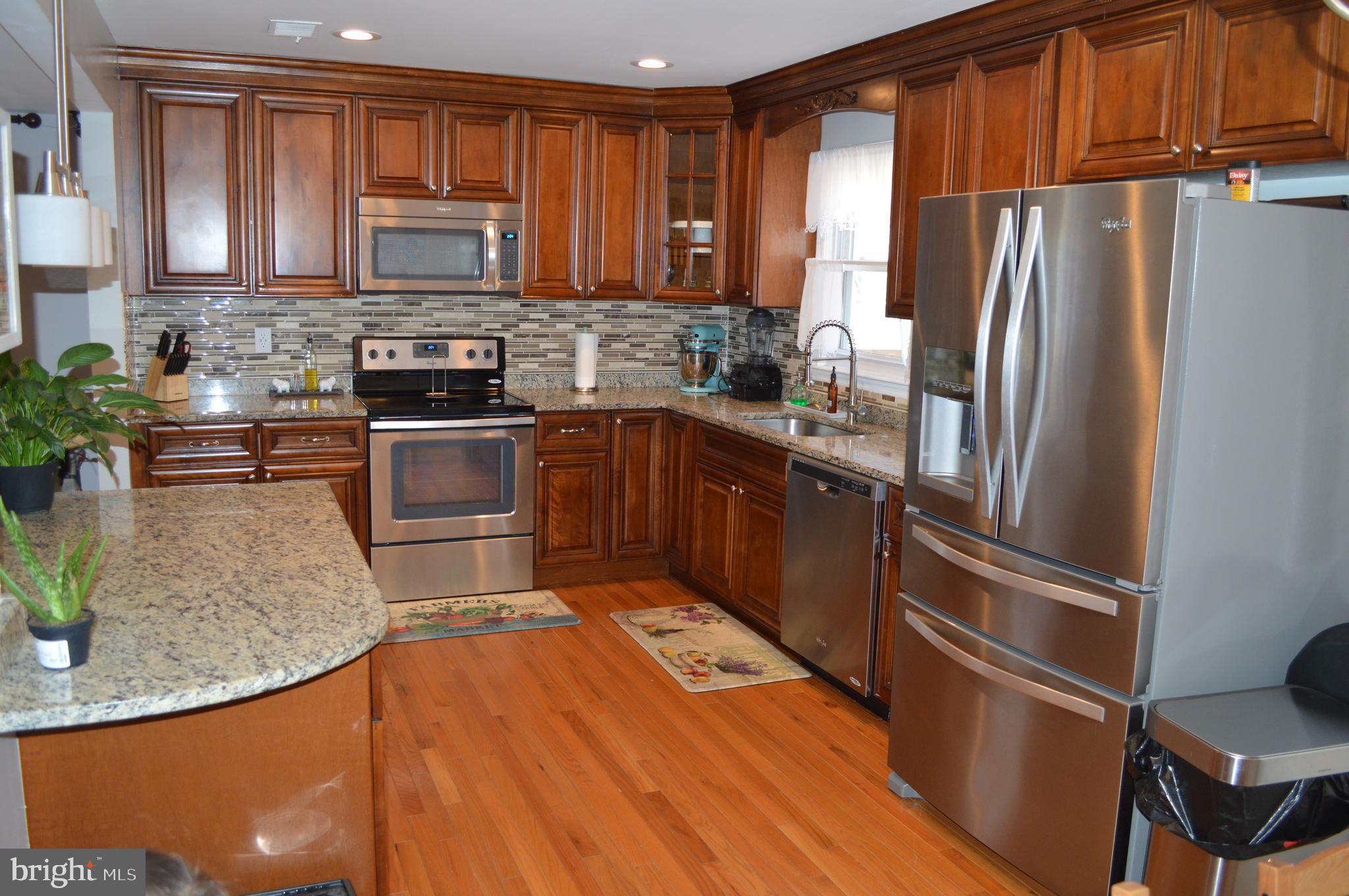 6223 Rathlin Drive Springfield, VA 22152 - Photo 2 of 25 KITCHEN